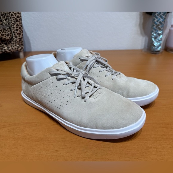 Cuater by Travis Matthews Golf Shoes Suede Off White - Picture 1 of 8